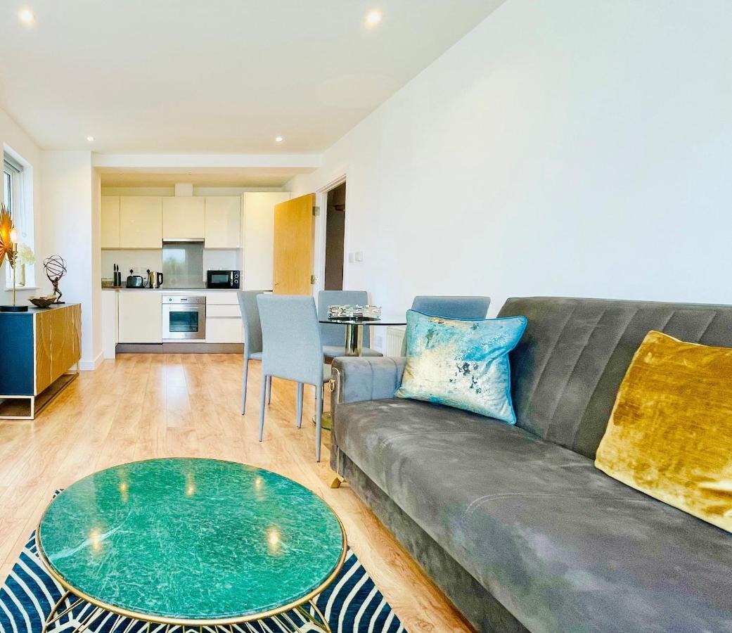 Urban Gem Apartment- Free Parking Енфілд Екстер'єр фото