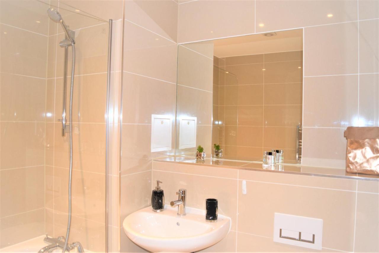 Urban Gem Apartment- Free Parking Енфілд Екстер'єр фото