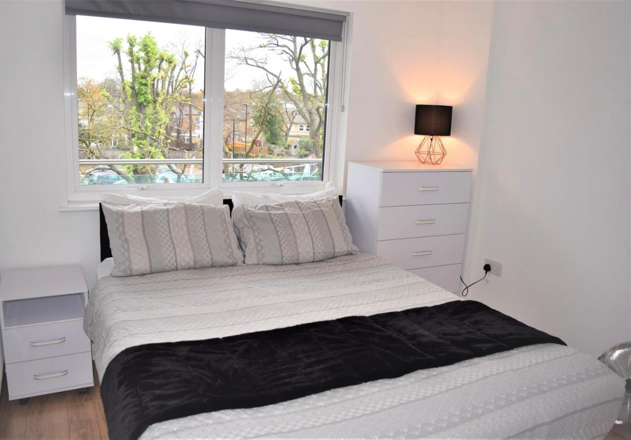 Urban Gem Apartment- Free Parking Енфілд Екстер'єр фото