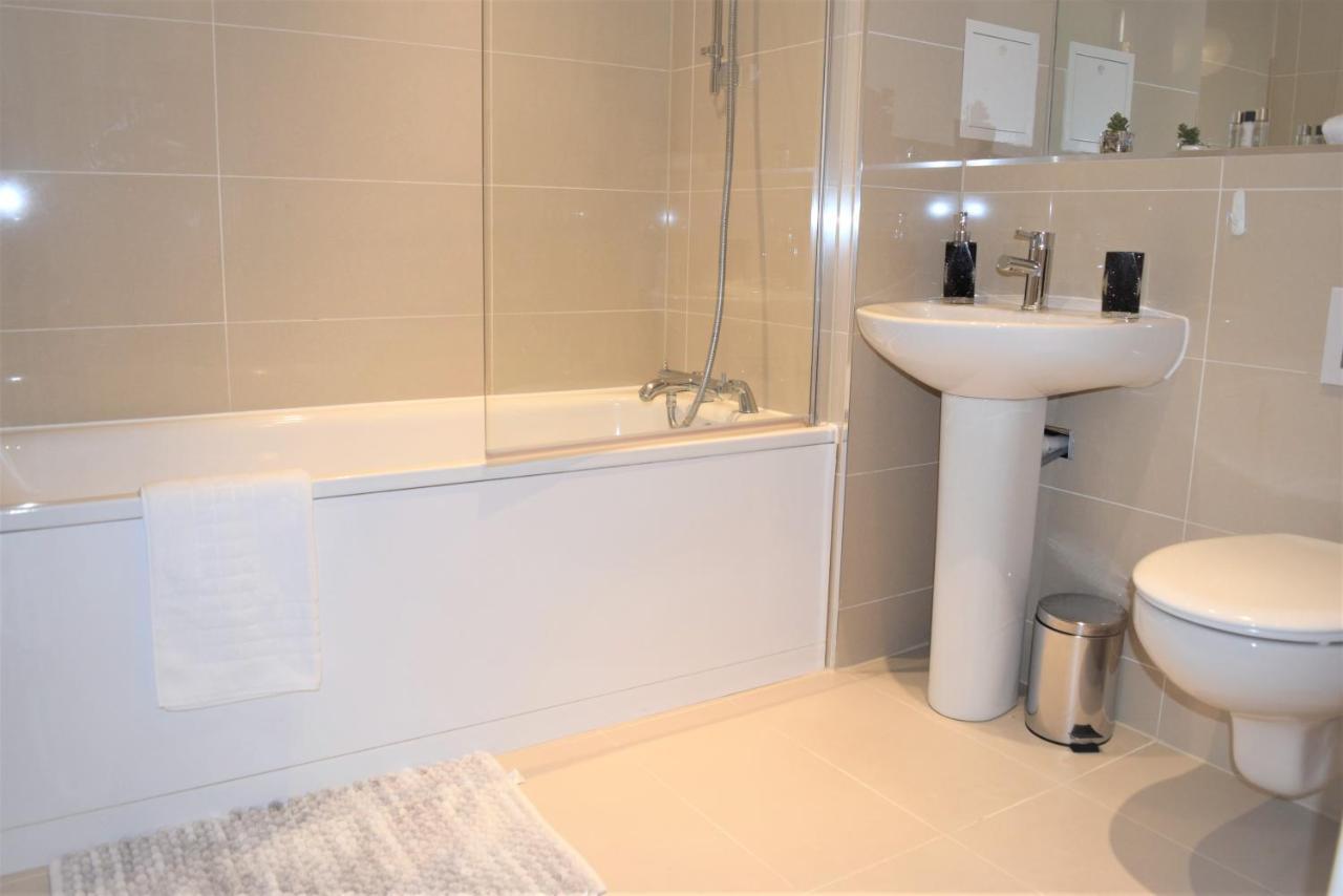 Urban Gem Apartment- Free Parking Енфілд Екстер'єр фото